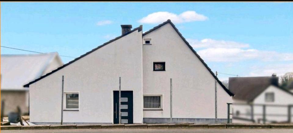 Reihenhaus Wiehl - 6 Zimmer, 150 m&sup2;, 140.000&euro; | Angebot:27465837