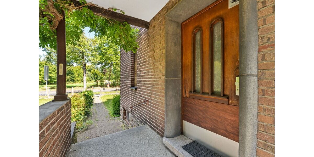 Provisionsfrei* Ohne Provision sehr gut vermietetes Zweifamilienhaus mit Potential + Baugrundstück 809 QM + Waldgrundstück 1594 QM - Zweifamilienhaus Köln Höhenberg | Angebot:27353238