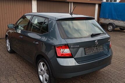 Skoda Fabia 140.890 km 5.500 &euro; Köln 51145