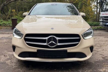 Mercedes-Benz B 180 303.900 km 8.300 &euro; Siegburg 53721
