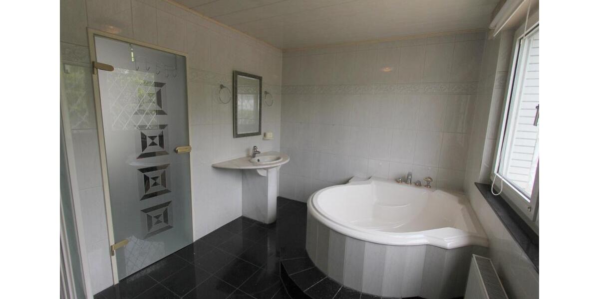 Bungalow Köln Lindenthal - 5 Zimmer, 160 m&sup2;, 670.000&euro; | Angebot:17239685