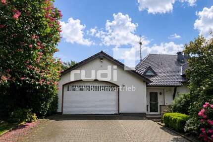 Haus Ruppichteroth - 8 Zimmer, 296 m&sup2;, 340.000&euro; | Angebot:26914519