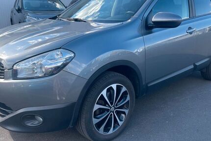 Nissan Qashqai 160.200 km 5.490 &euro; Troisdorf 53840