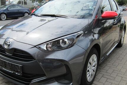 Toyota Yaris 15.620 km 12.990 &euro; Köln 51105