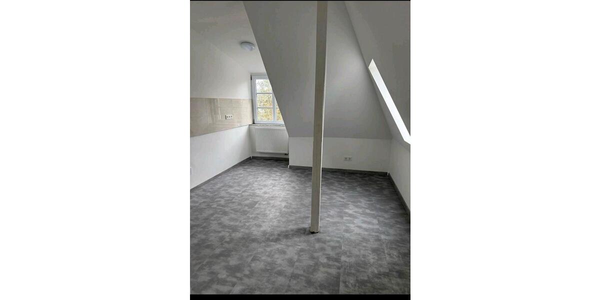 Dachgeschoßwohnung Sankt Augustin - 4 Zimmer, 65 m&sup2;, 950&euro; | Angebot:25209740