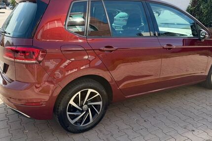 VW Golf Sportsvan 153.000 km 10.800 &euro; Bonn 53115