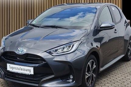 Toyota Yaris 4.000 km 24.690 &euro; Leverkusen 51381