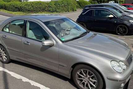 Mercedes-Benz 180 160.000 km 3.300 &euro; Hückeswagen, Schloss-Stadt 42499