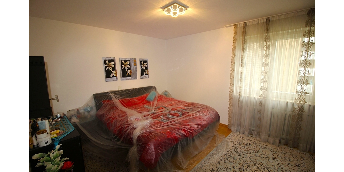Sofort bezugsfrei! Gut geschnitten! Barrierearm! 4 Zimmer-Wohnung mit Balkon und TG-Stellplatz. - Etagenwohnung Bonn / Tannenbusch Tannenbusch | Angebot:26948123