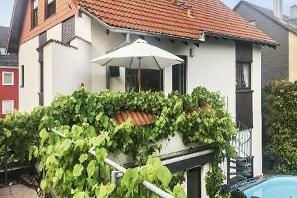 Haus Bonn-Holzlar Holzlar - 10 Zimmer, 238 m&sup2;, 696.000&euro; | Angebot:26361691