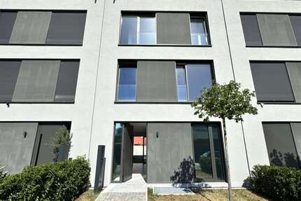 Haus Köln / Rondorf Rondorf - 5 Zimmer, 220 m&sup2;, 3.900&euro; | Angebot:27429839