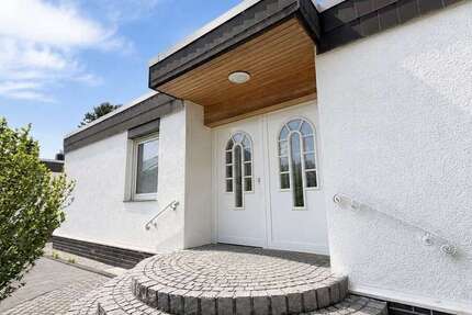 Haus Rösrath - 9 Zimmer, 203 m&sup2;, 660.000&euro; | Angebot:26739947