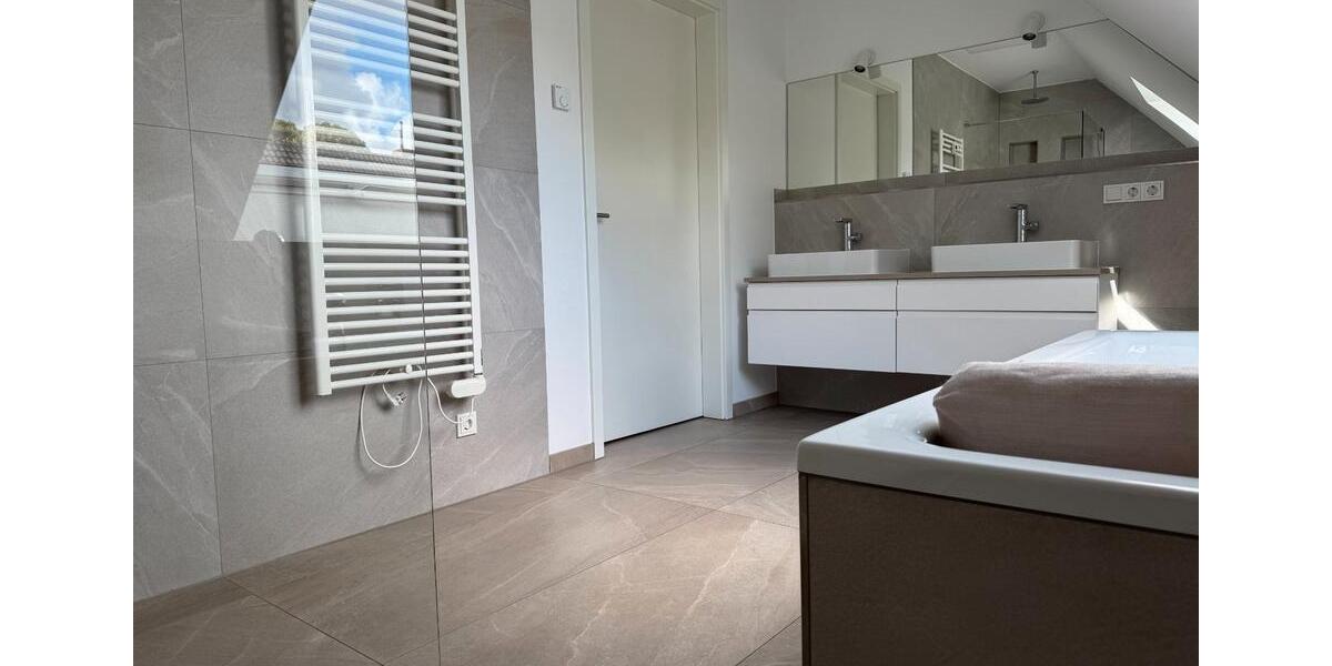 Dachgeschoßwohnung Köln Mülheim - 4 Zimmer, 143 m&sup2;, 719.000&euro; | Angebot:27450764