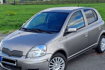 Toyota Yaris 136.300 km 2.500 &euro; Bonn 53177