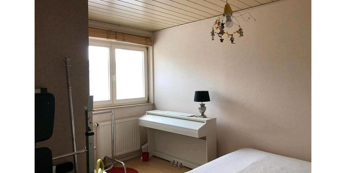 Reihenhaus Niederkassel - 5 Zimmer, 120 m&sup2;, 450.000&euro; | Angebot:27463684