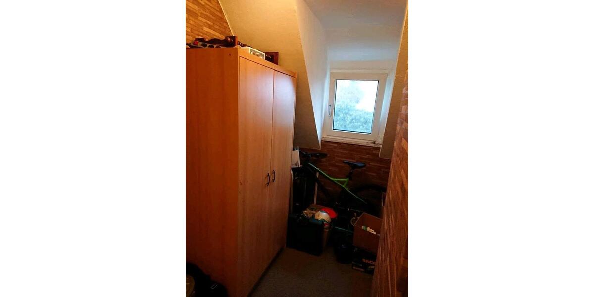 Dachgeschoßwohnung Wermelskirchen - 3.5 Zimmer, 60 m&sup2;, 128.000&euro; | Angebot:27496422