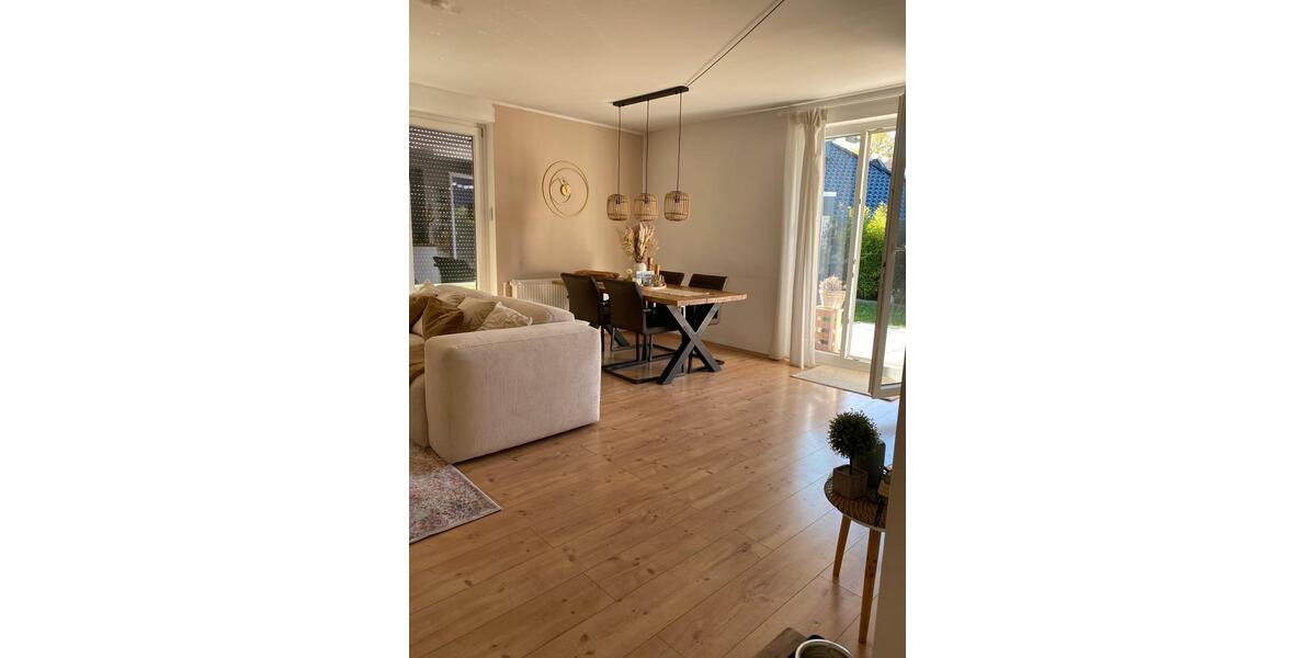 Etagenwohnung Hennef (Sieg) - 3 Zimmer, 76 m&sup2;, 330.000&euro; | Angebot:27425679