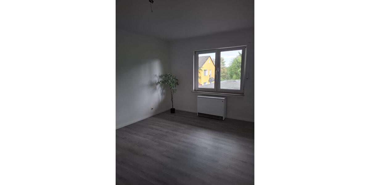 Etagenwohnung Bergisch Gladbach Paffrath - 2 Zimmer, 66 m&sup2;, 210.000&euro; | Angebot:27474906