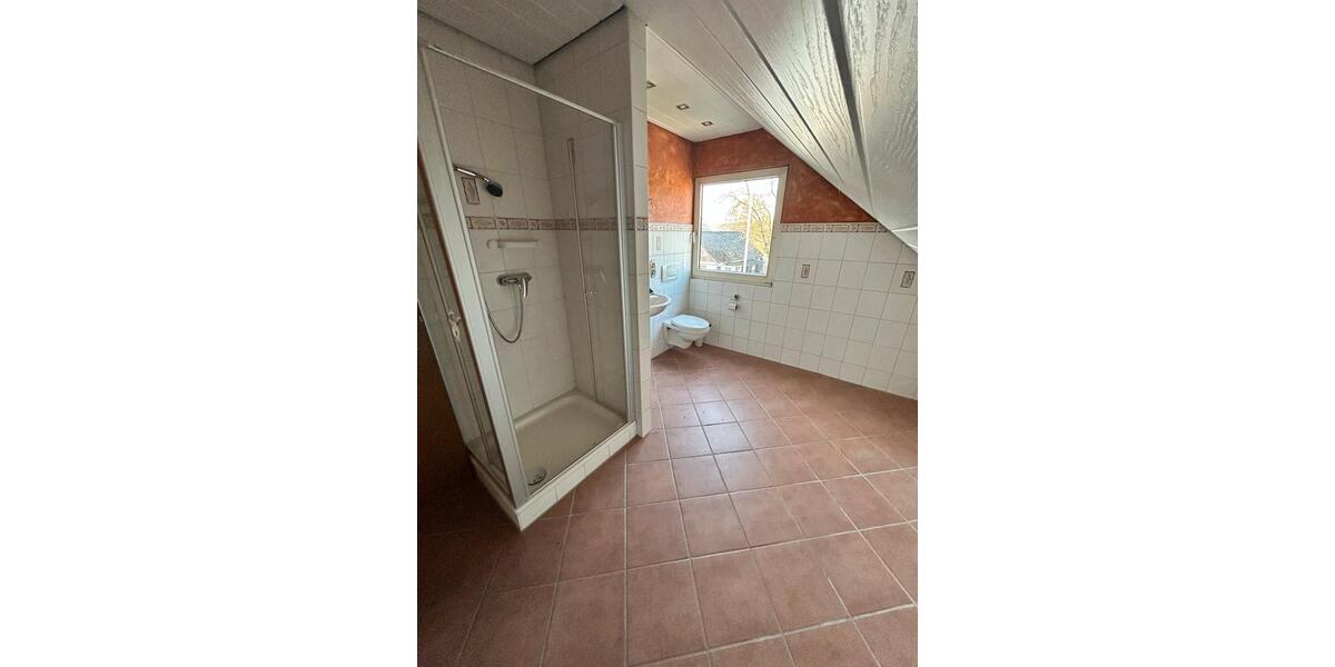 Einfamilienhaus Hennef (Sieg) - 7 Zimmer, 180 m&sup2;, 420.000&euro; | Angebot:27301295