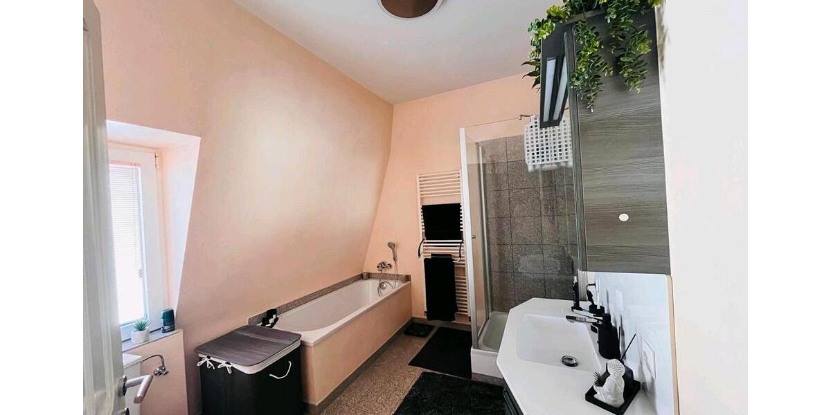 Dachgeschoßwohnung Bergisch Gladbach Alt-Frankenforst - 2 Zimmer, 81 m&sup2;, 370.000&euro; | Angebot:27492400