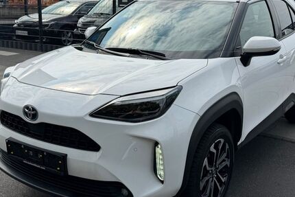 Toyota Yaris Cross 27.238 km 20.990 &euro; Köln 51065