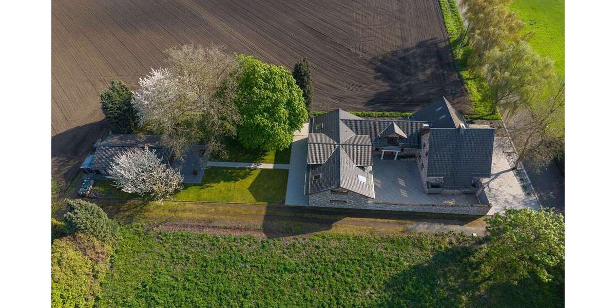 Einfamilienhaus Hürth - 9 Zimmer, 448 m&sup2;, 1.990.000&euro; | Angebot:27392344