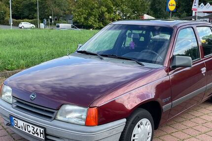 Opel Kadett 77.400 km 3.100 &euro; Bergisch Gladbach 51429