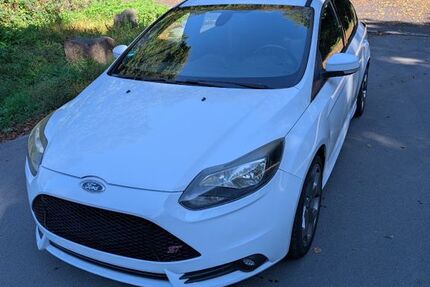 Ford Focus 204.500 km 4.900 &euro; Wiehl 51674