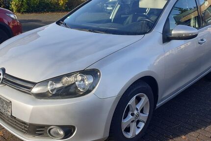 VW Golf 116.000 km 9.900 &euro; Bonn 53229
