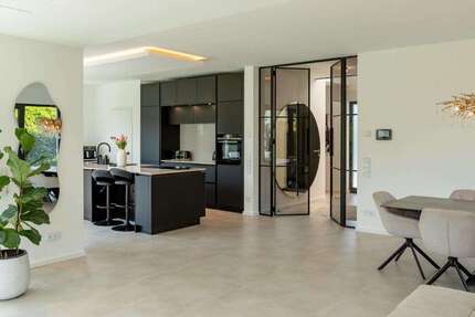 Haus Neunkirchen - 6 Zimmer, 180 m&sup2;, 670.000&euro; | Angebot:27161851