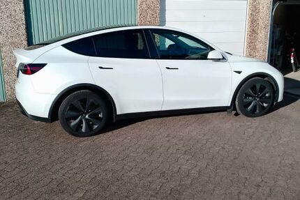 Tesla Model Y 61.500 km 29.990 &euro; Bonn 53115