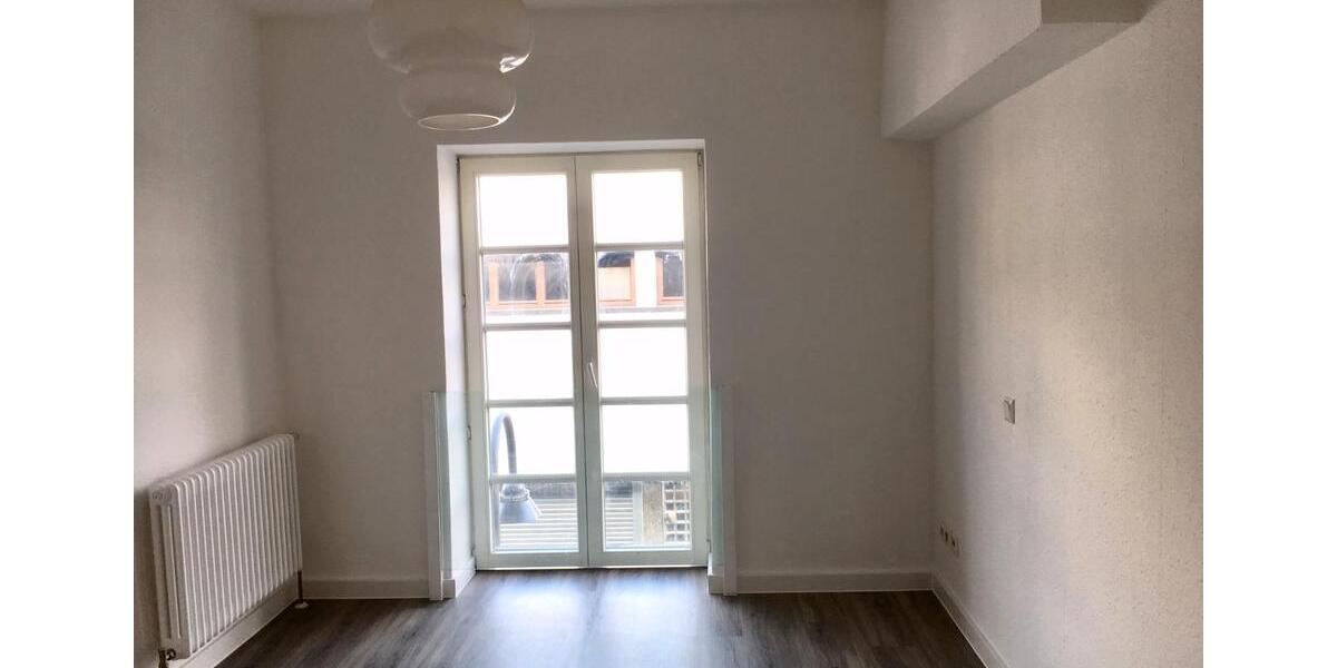 Etagenwohnung Köln Mülheim - 2 Zimmer, 67 m&sup2;, 300.000&euro; | Angebot:27213806