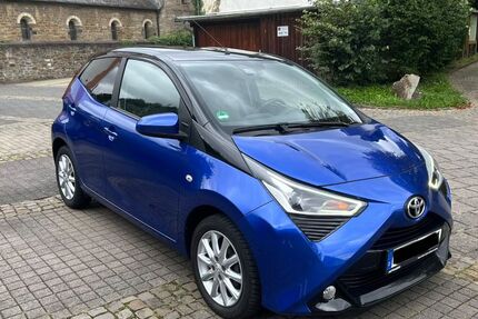 Toyota Aygo (X) 94.588 km 8.190 &euro; Odenthal 51519