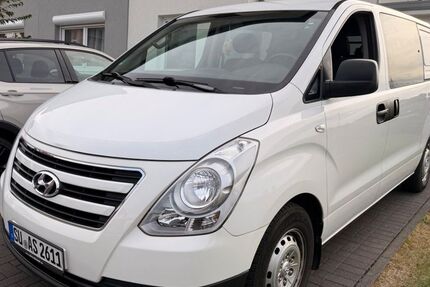 Hyundai H-1 Starex 113.554 km 11.800 &euro; Sankt Augustin 53757
