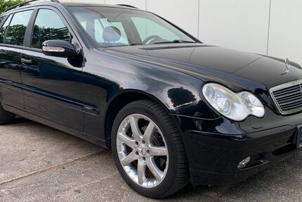 Mercedes-Benz C 220 233.216 km 3.995 &euro; Köln 51107