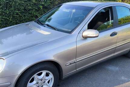 Mercedes-Benz 180 58.000 km 6.999 &euro; Bonn 53123